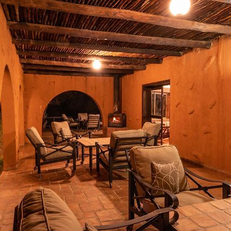 Kalkfeld Mount Etjo Safari Lodge מראה חיצוני תמונה