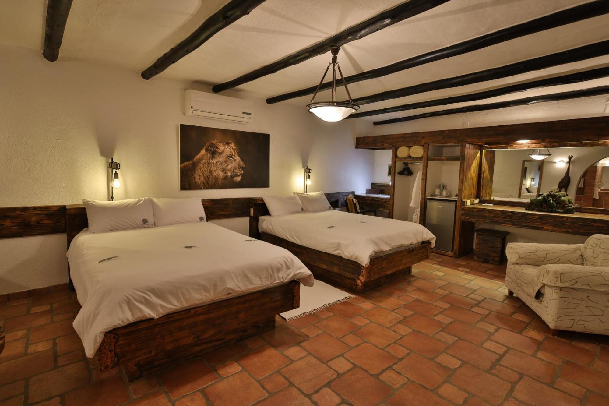 Kalkfeld Mount Etjo Safari Lodge מראה חיצוני תמונה