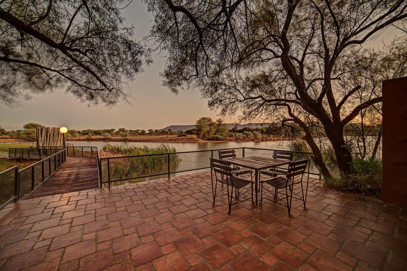 Kalkfeld Mount Etjo Safari Lodge מראה חיצוני תמונה