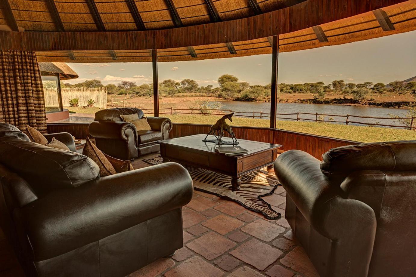 Kalkfeld Mount Etjo Safari Lodge מראה חיצוני תמונה