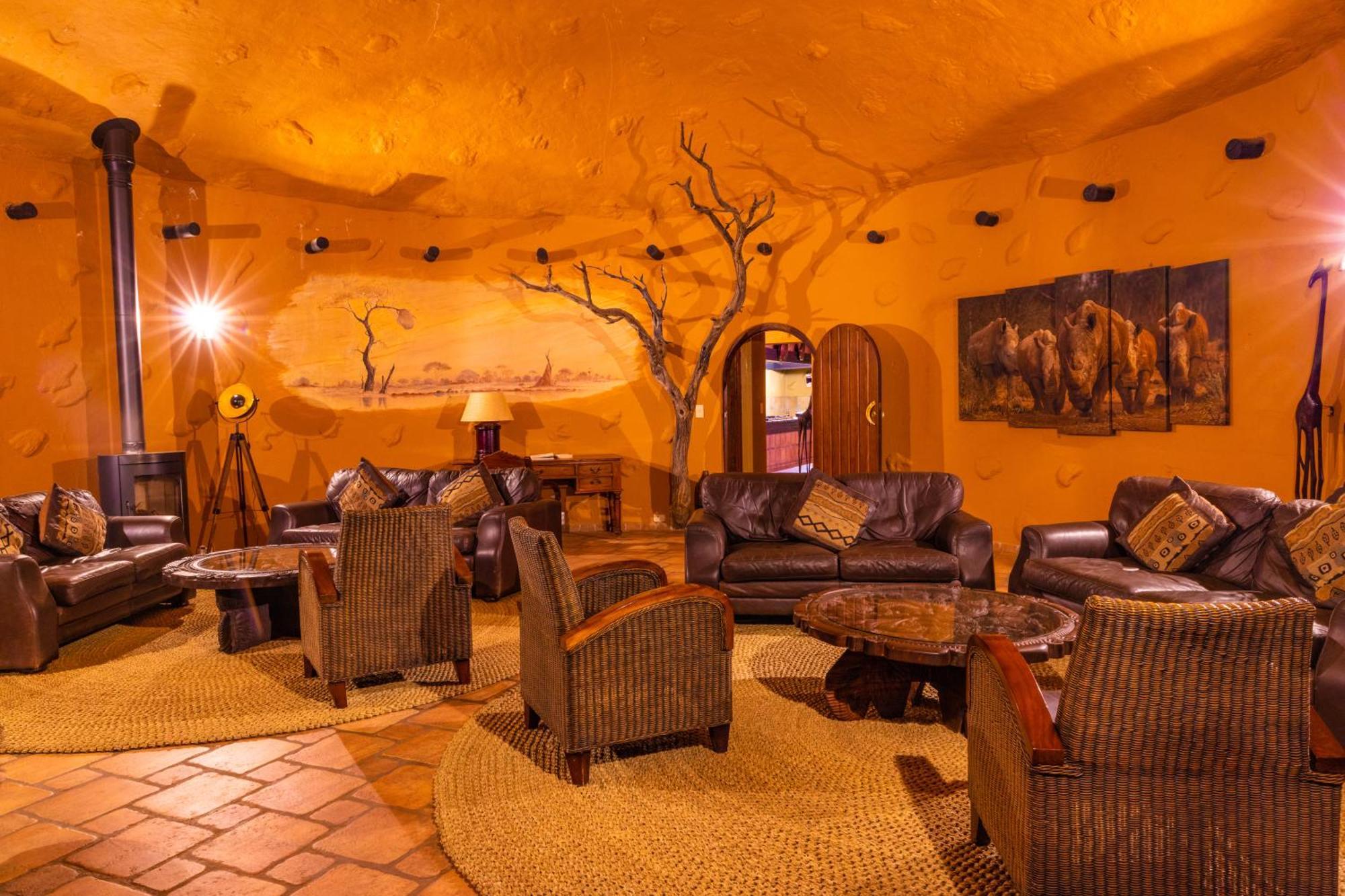 Kalkfeld Mount Etjo Safari Lodge מראה חיצוני תמונה