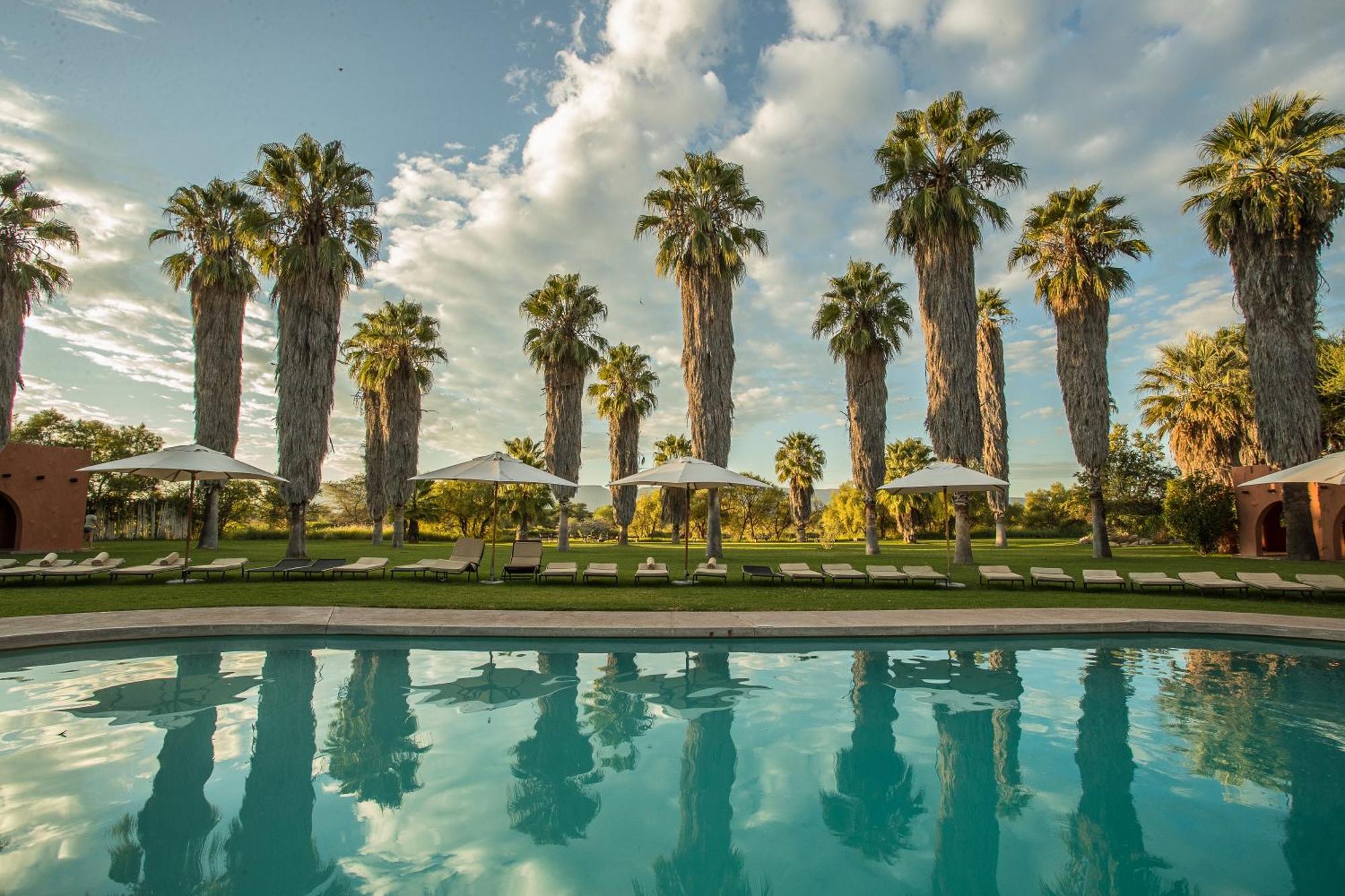 Kalkfeld Mount Etjo Safari Lodge מראה חיצוני תמונה
