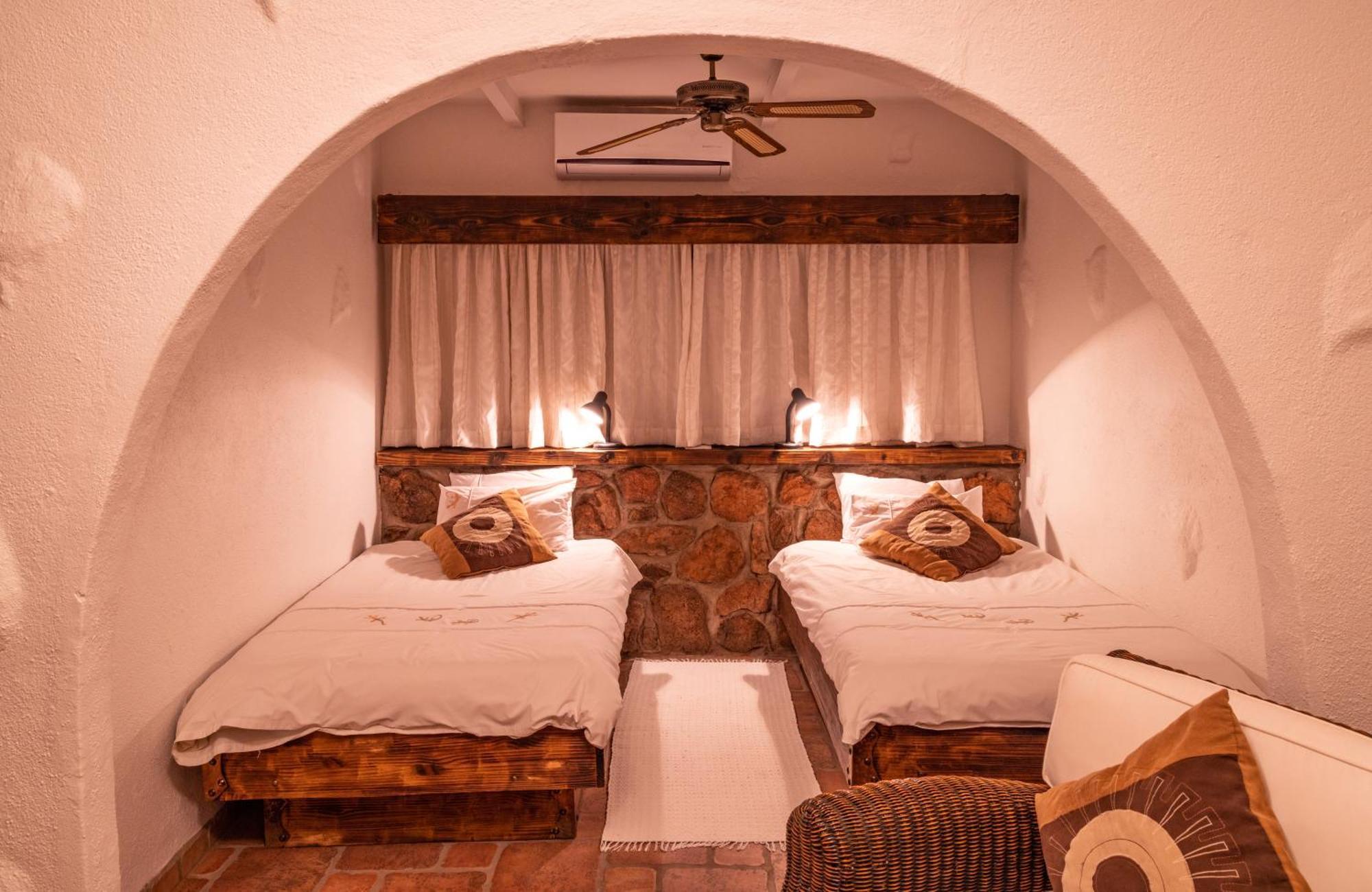 Kalkfeld Mount Etjo Safari Lodge מראה חיצוני תמונה