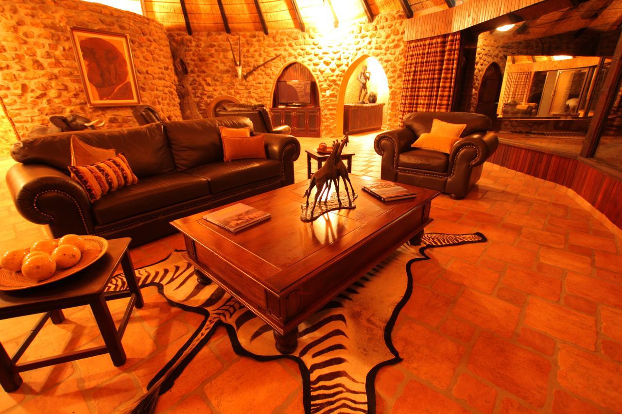 Kalkfeld Mount Etjo Safari Lodge מראה חיצוני תמונה