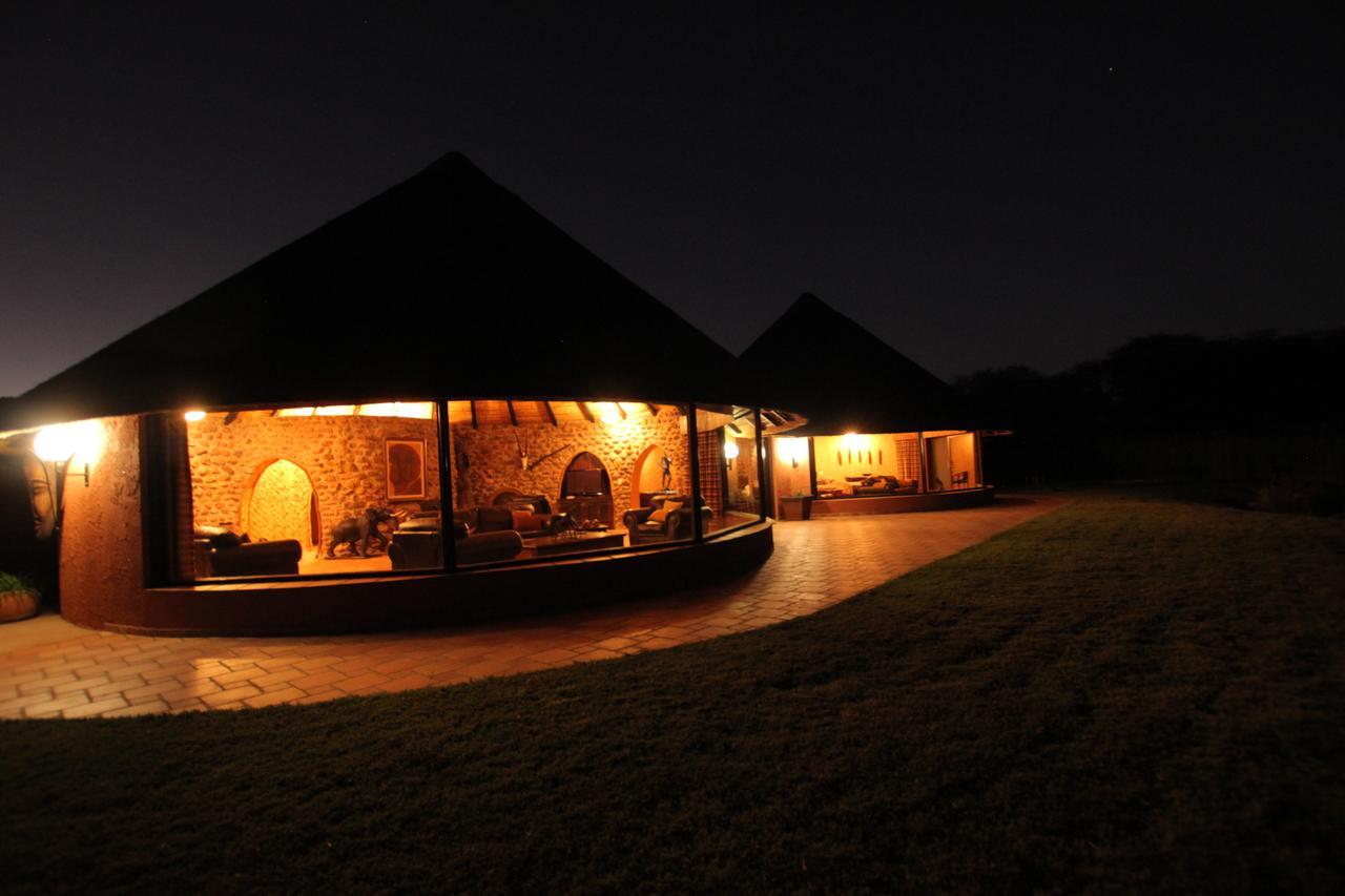Kalkfeld Mount Etjo Safari Lodge מראה חיצוני תמונה